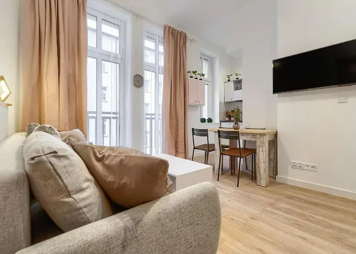 Kamienica Centrum Nr 10 *